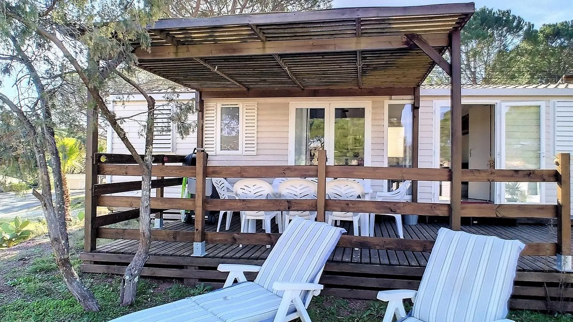 Campsite Mobil Home 6/8 Places Vue Degagee Le Muy