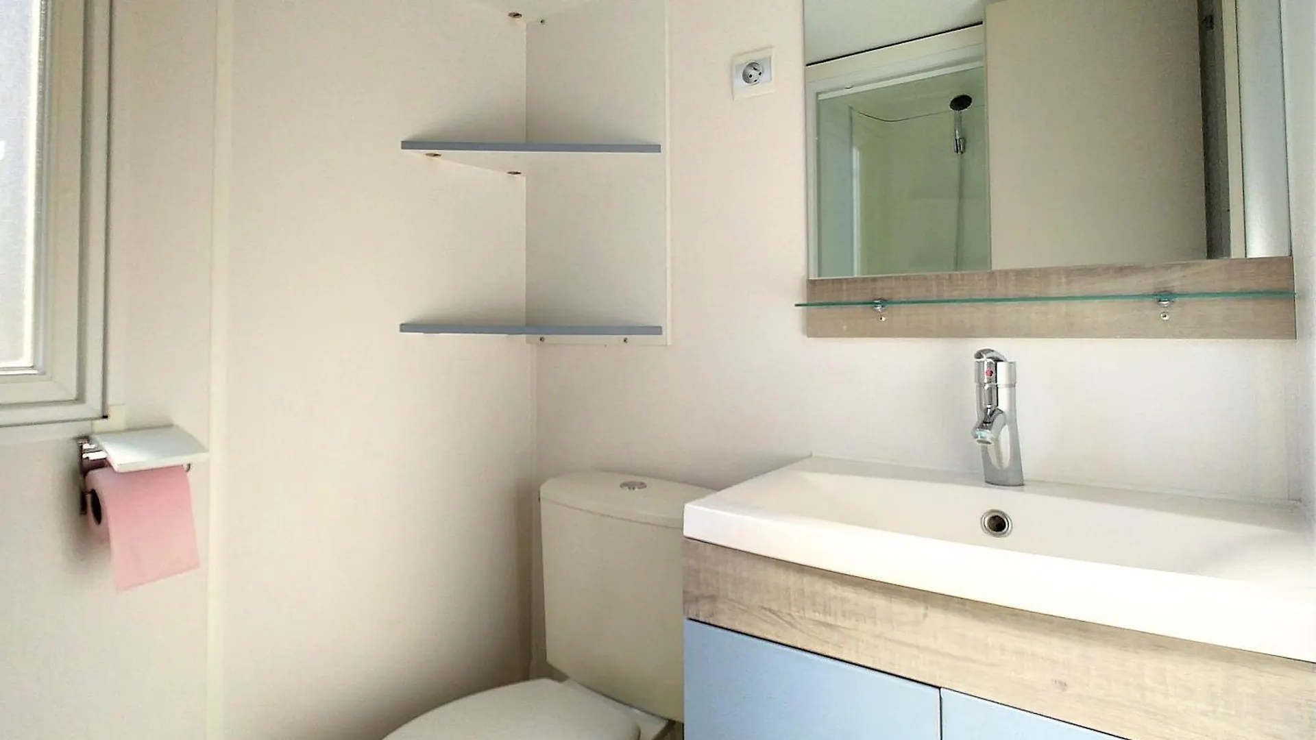 Mobil Home 6/8 Places Vue Degagee Le Muy Campsite